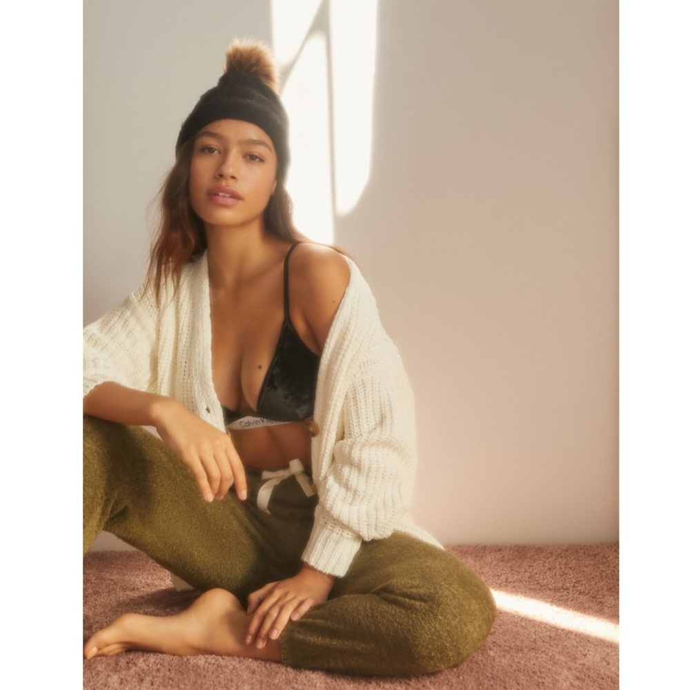 White Urban Outfitters Cardigan - Size Small